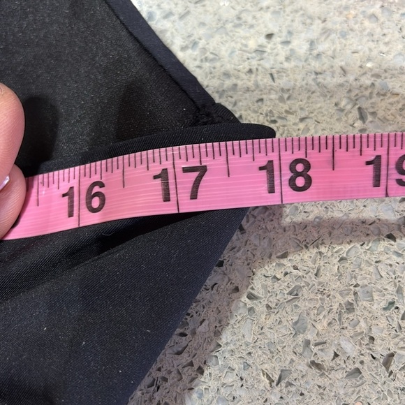 LA BLANCA Tummy control,crisscross V-neck keyhole,ruched,padded,adjust straps - Picture 12 of 13